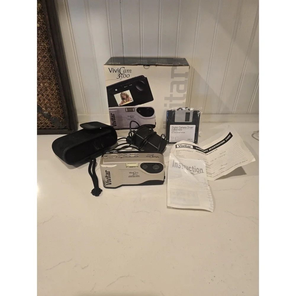 Vintage Vivitar‎ ViviCam 3500 Digital Camera LCD Digital Photography